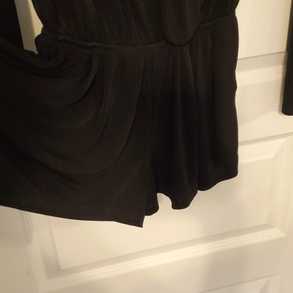 Sexy black romper - Picture 3 of 7